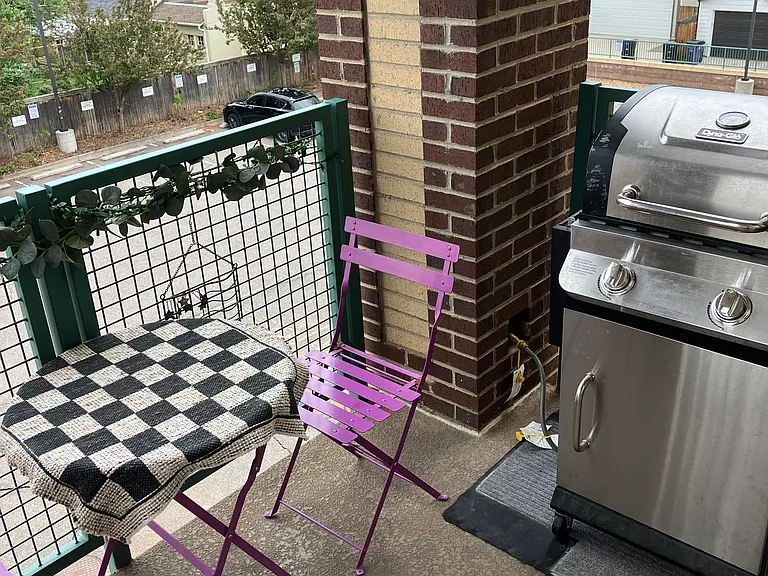 S Clarkson St — Photo 1