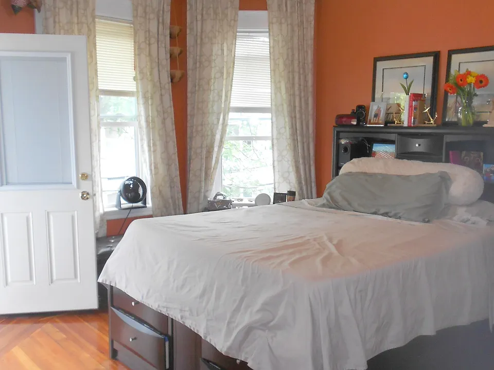 5 Newton St #2