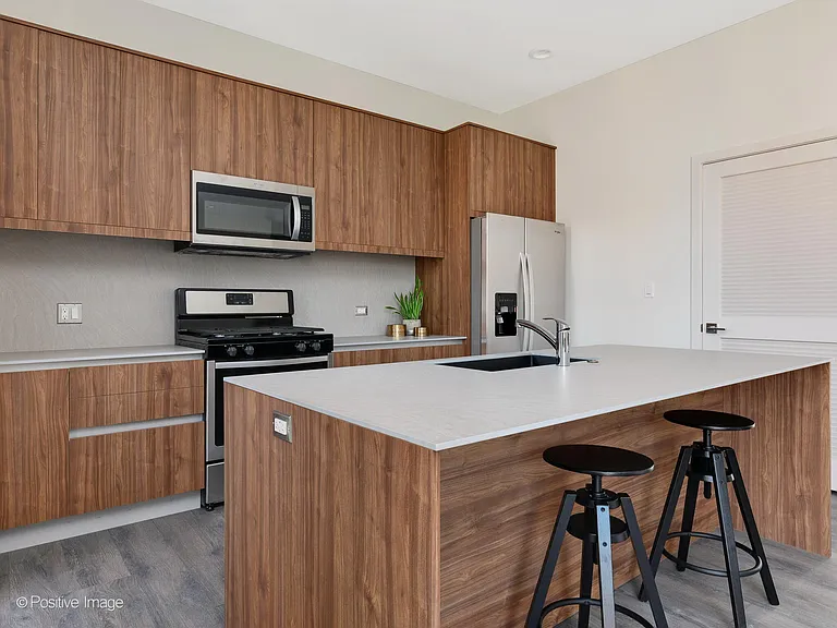 2146 N Nashville Ave #3N — Photo 8