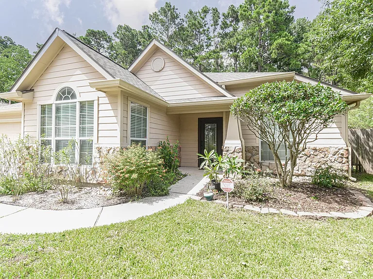 203 Summer Pine Ct — Photo 1