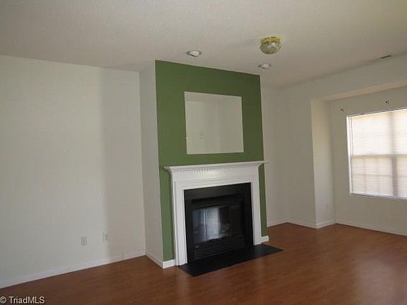 2nd image of 102 Queensberry Ct