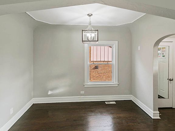 4th image of 704 24th Ave