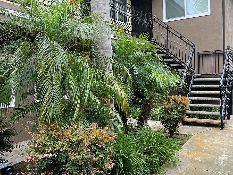 Courtyard in 7-Plex and On-Site Laundry Room
