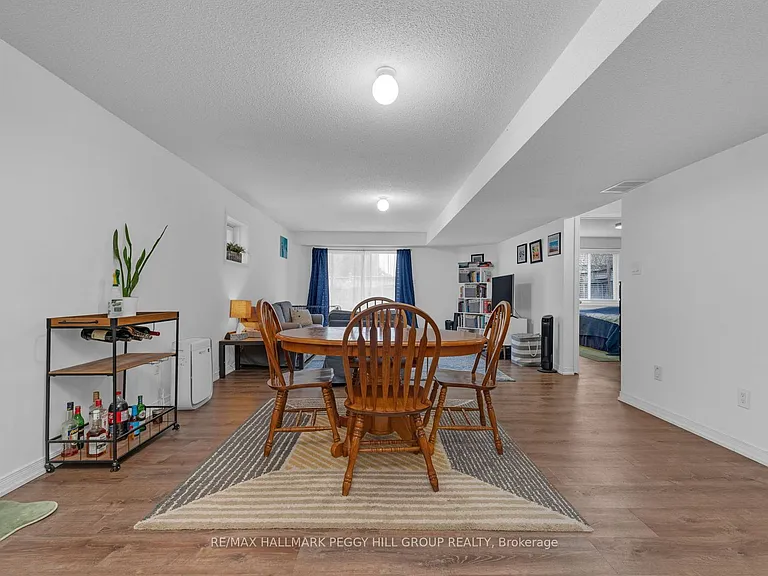 194 Country Ln #LOWER — Photo 4
