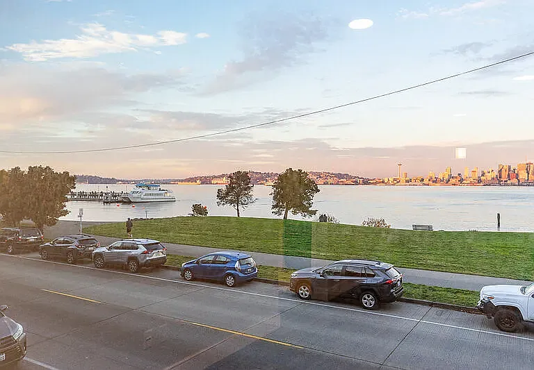 17 Harbor Ave SW — Photo 2