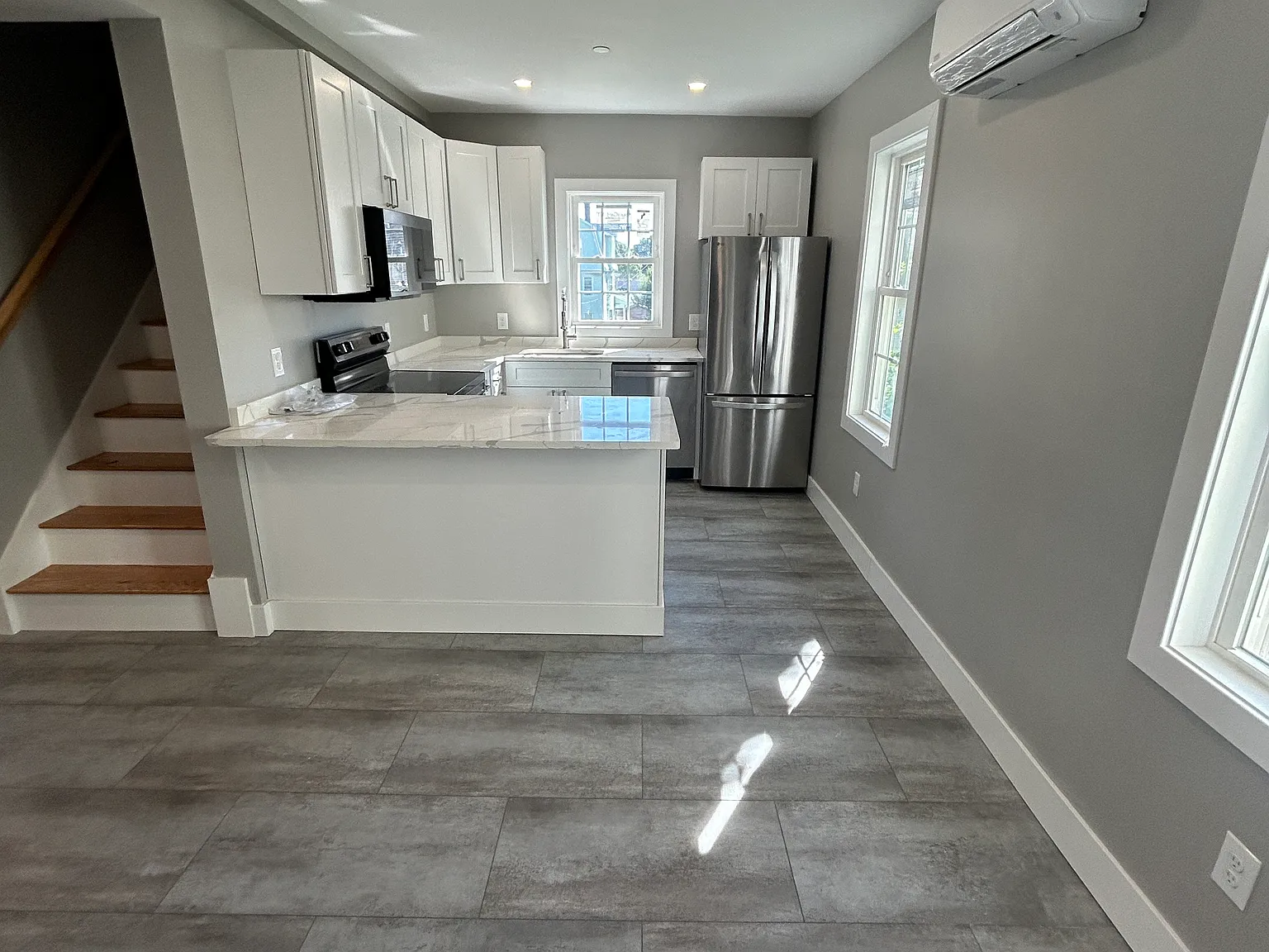 2 bed, 1.5 bath, 850 sqft, $2,300 — Photo 3