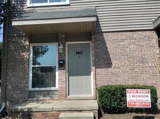 574 Villa Dr, Ypsilanti, MI 48198