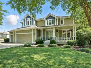2404 SW Winterview Ct, Lees Summit, MO 64081