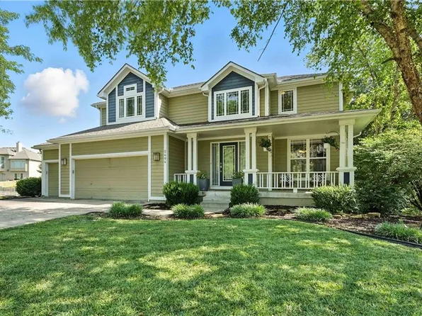 2404 SW Winterview Ct, Lees Summit, MO 64081