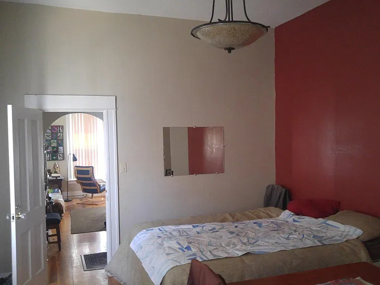 300 E Myrtle St — Photo 5
