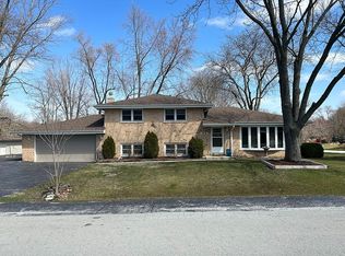 615 Hawthorne Rd, Frankfort, IL 60423