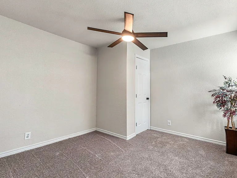 846 San Angelo — Photo 11