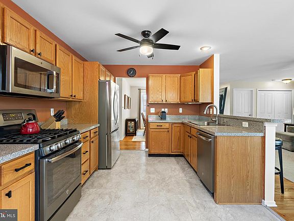 4th image of 1206 Canal Ave
