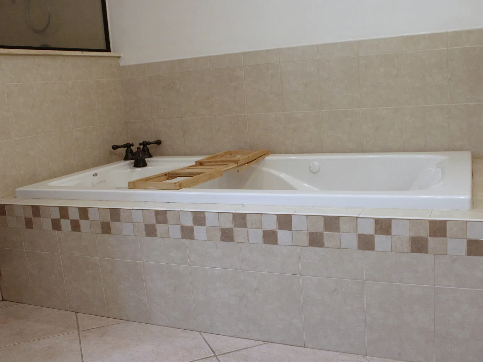 4 bed, 1873 sqft, $2,600 — Photo 4