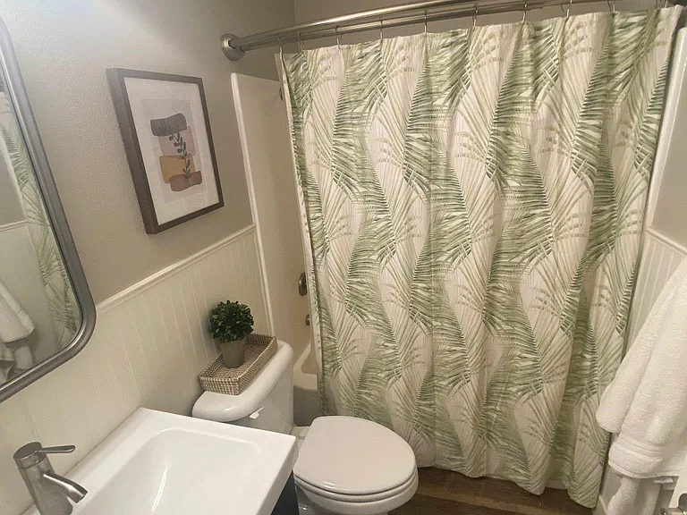Full Bathroom