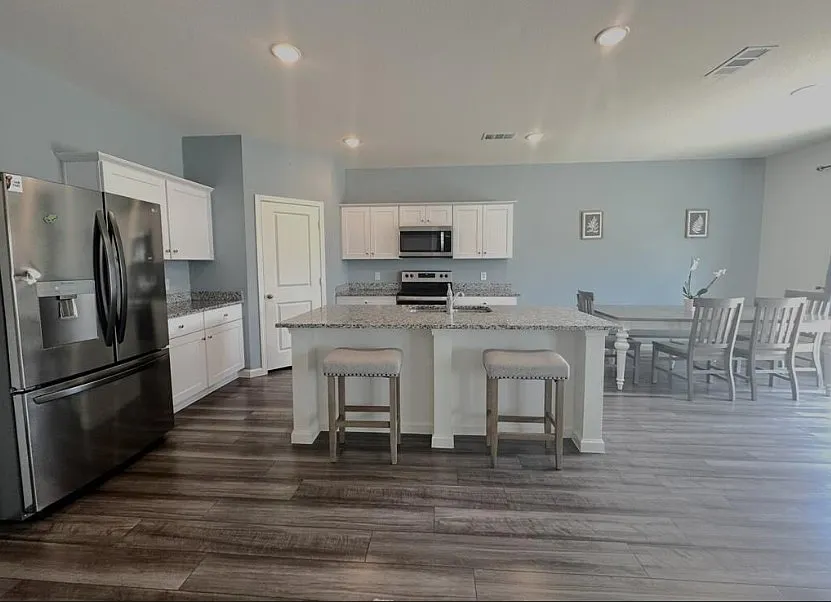 1405 Escondido Dr — Photo 2
