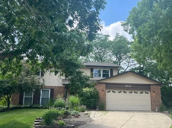 680 Crystal Ct, Schaumburg, IL 60193
