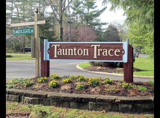 16 Regent Ct, Medford, NJ 08055