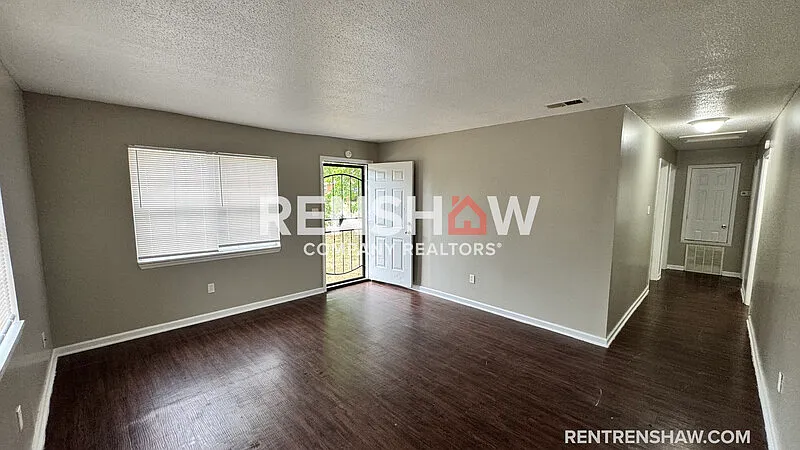 3 bed, 1.0 bath, $1,195 — Photo 3
