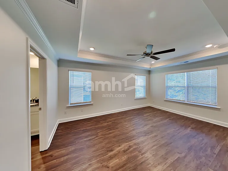 555 Rivermist Dr — Photo 13