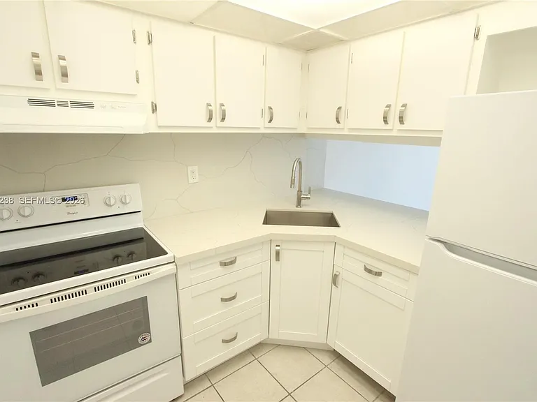 801 NW 47th Ave #806W — Photo 5