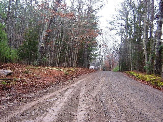 2nd image of 3064 Hill Creek Rd