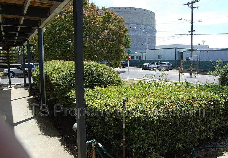 4439 V St #6 — Photo 50