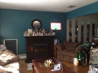 30 Laurel Pl, Bethpage, NY 11714