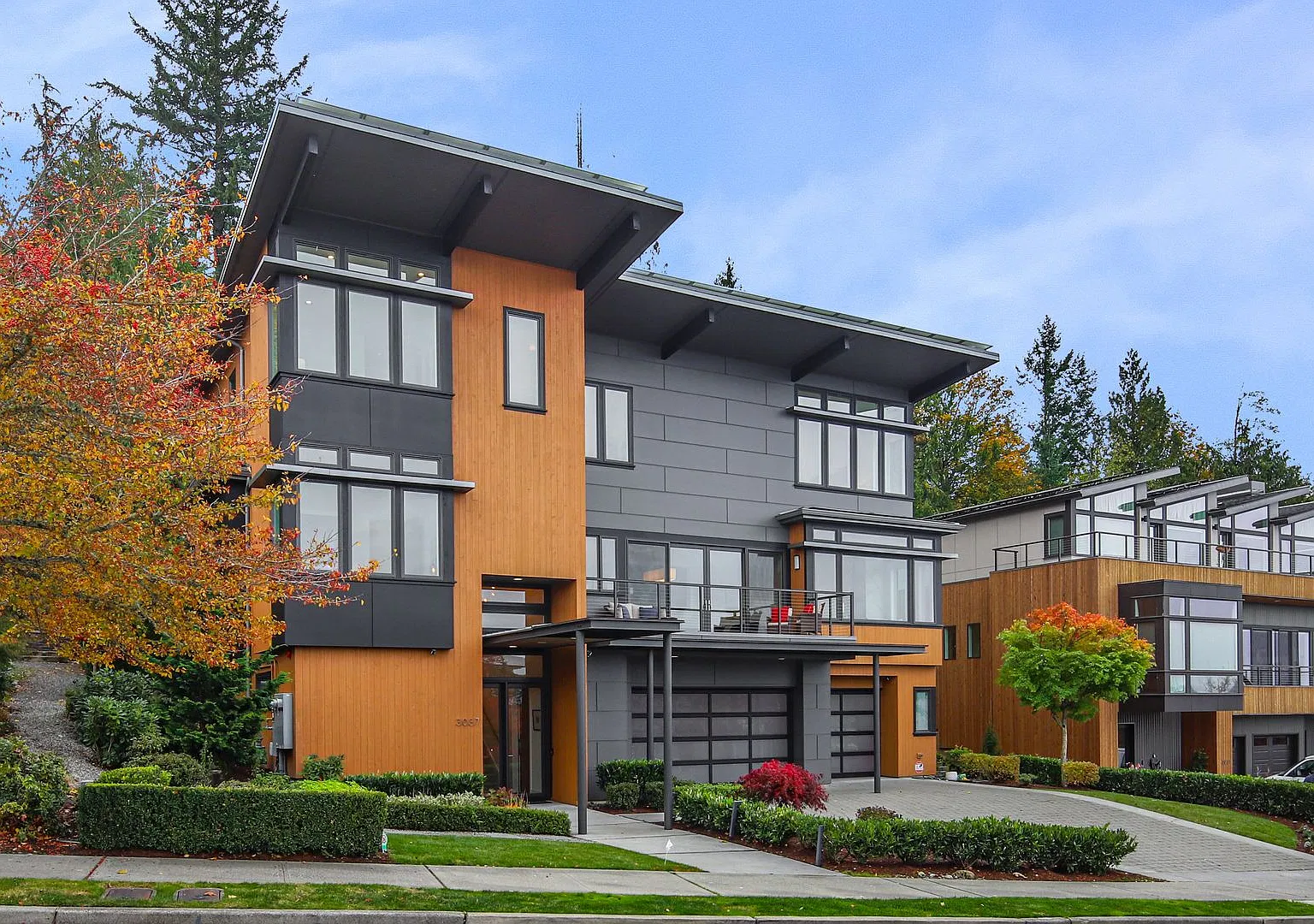 Modern Luxury with Panoramic Views & Resort-Style Living — Photo 4