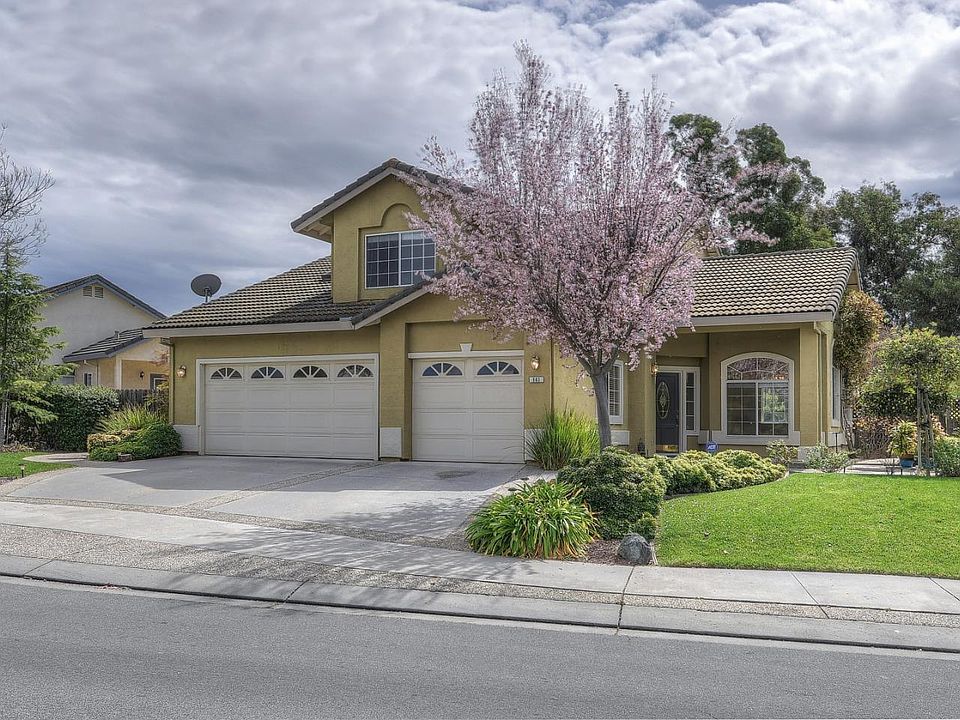 1st image of 960 Quail Hollow Dr