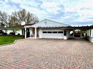56 Hardwicke Dr, Syracuse, NY 13209