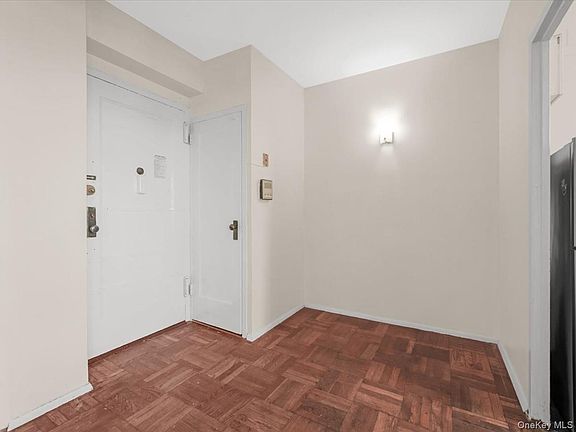 3rd image of 1919 McGraw Avenue #12F