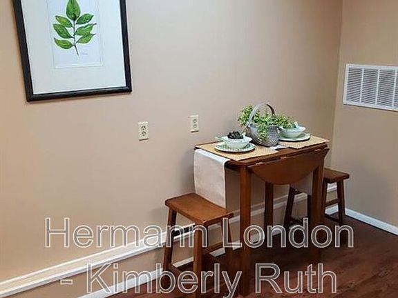 3rd image of 2761 Gravois Ave Unit 2761