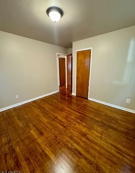 24 Grand Ave — Photo 9