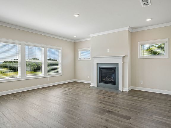The Timeless Contrast interior package modeled at River Pointe.