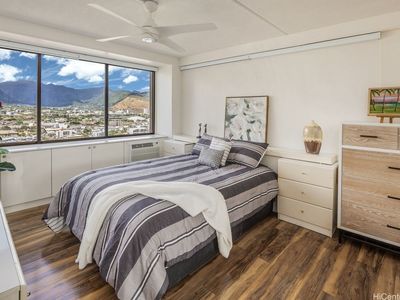 2333 Kapiolani Blvd APT 2707, Honolulu, HI, 96826