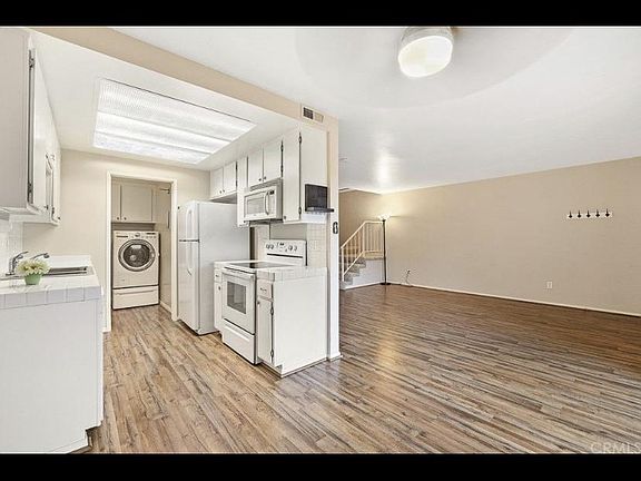 3rd image of 801 Yankee Point Way