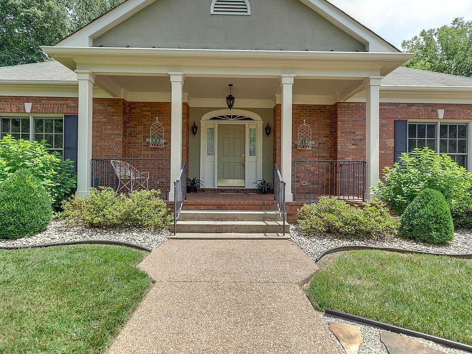 1st image of 416 Chesterfield Pl