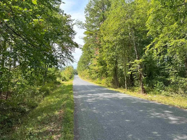 Penlan Rd, Arvonia, VA 23004