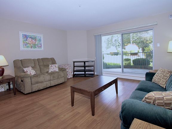 4th image of 2451 Gladwin Rd #106