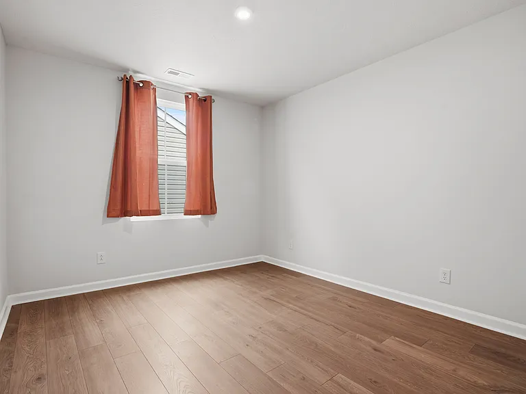 345 Campus Ln — Photo 16