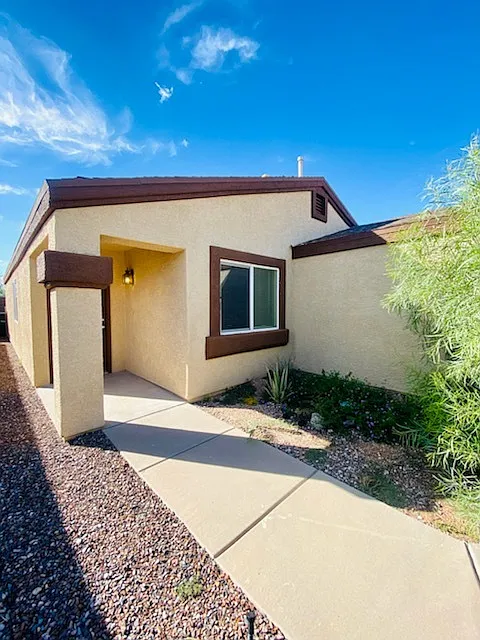 3 bed, 2.0 bath, 1344 sqft, $1,700 — Photo 2