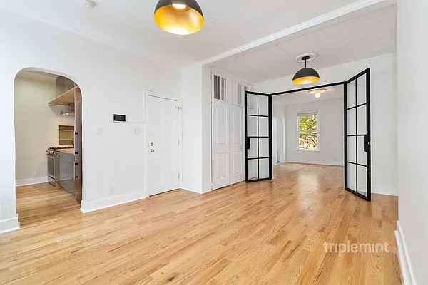 Rented by Triplemint | media 9