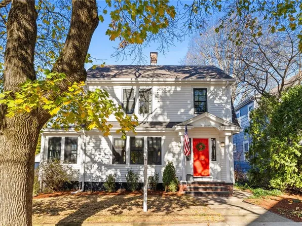111 Colonial Rd, Providence, RI 02906
