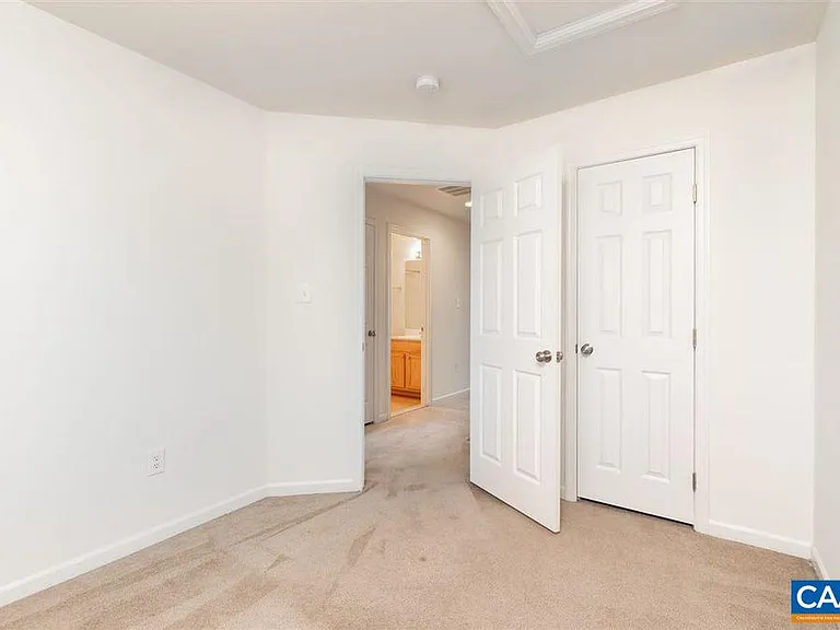 2138 Lockwood Dr — Photo 18