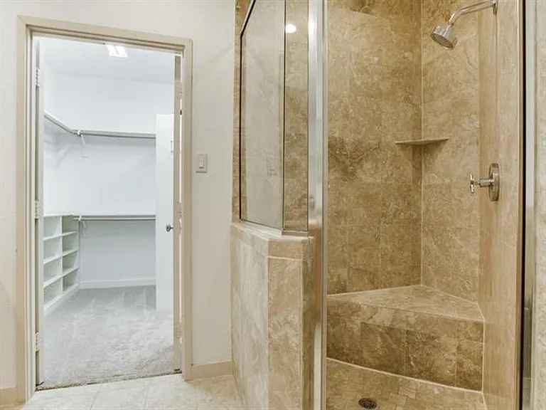 1406 Pecos St — Photo 19