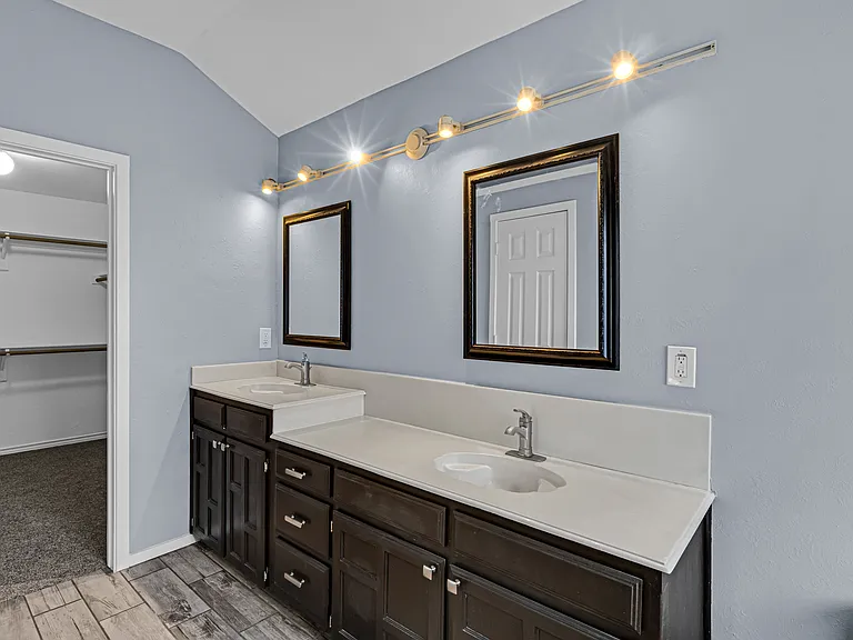 6906 Graham Dr — Photo 13