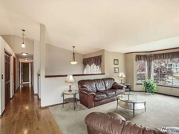 3rd image of 20214 125th Street Ct E