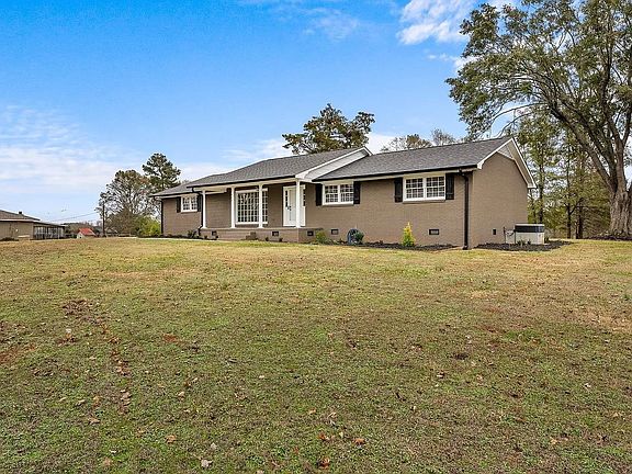 3rd image of 300 Woodlake Rd