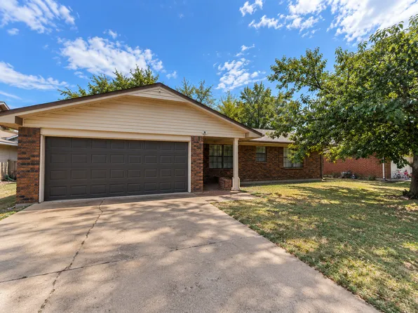 4629 SE Brighton Pl, Lawton, OK 73501